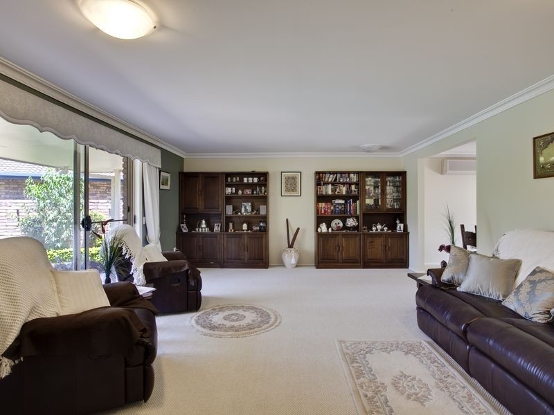 18 Wanneroo Court, Mermaid Waters QLD 4218