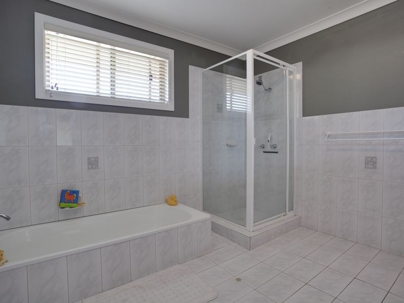 18 Wanneroo Court, Mermaid Waters QLD 4218