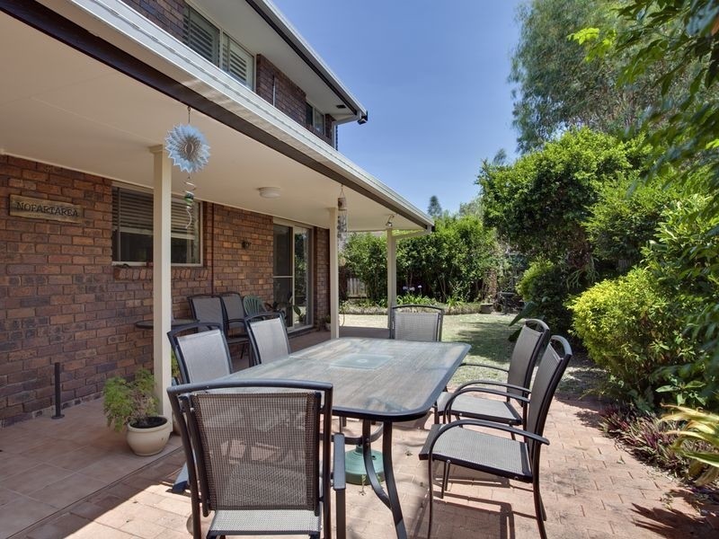 18 Wanneroo Court, Mermaid Waters QLD 4218