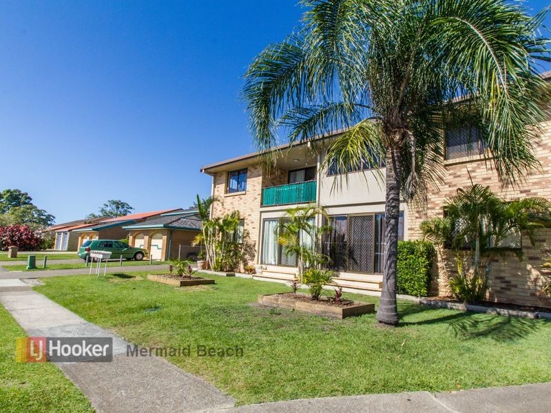 2/46 Oceanic Drive, Mermaid Waters QLD 4218