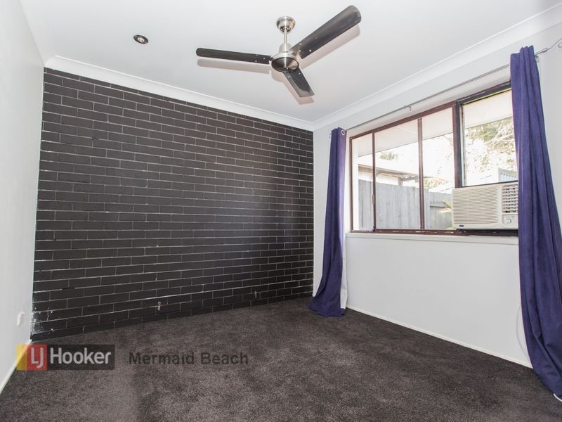 2/84 Dawn Parade, Miami QLD 4220