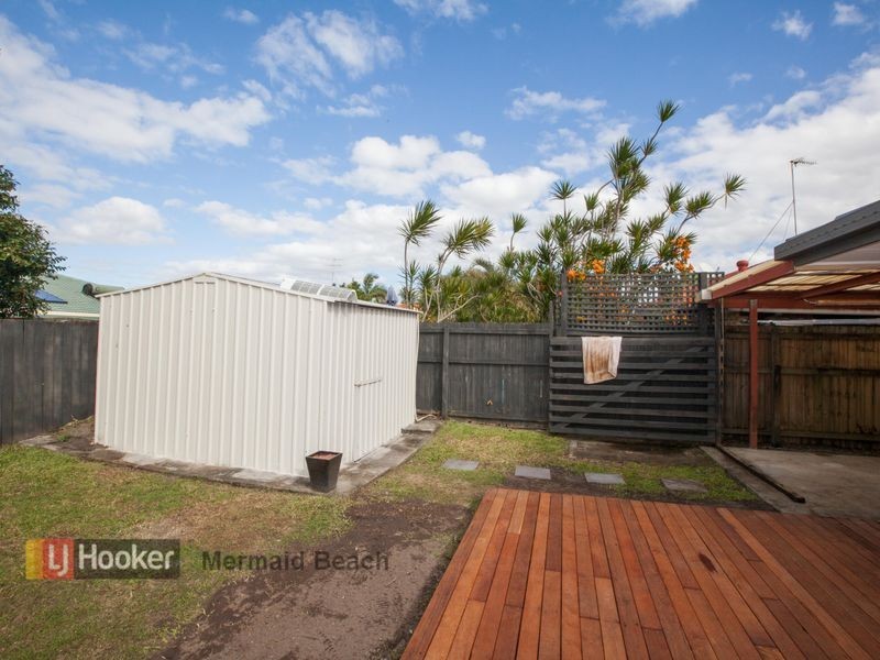 2/84 Dawn Parade, Miami QLD 4220