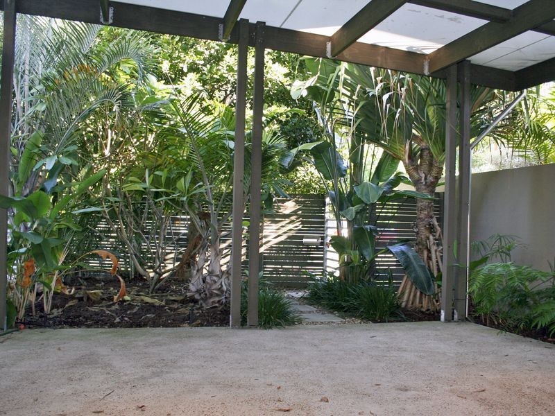 2/27 Chairlift Avenue, Mermaid Beach QLD 4218