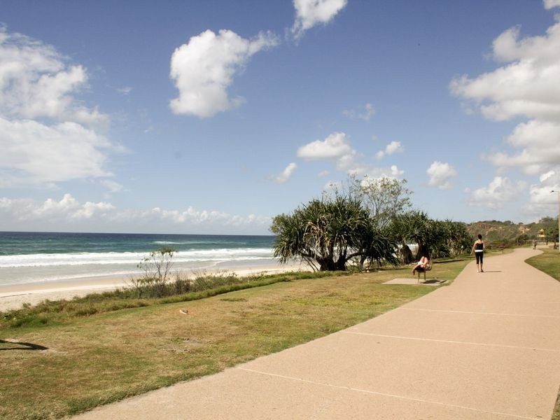 2/27 Chairlift Avenue, Mermaid Beach QLD 4218