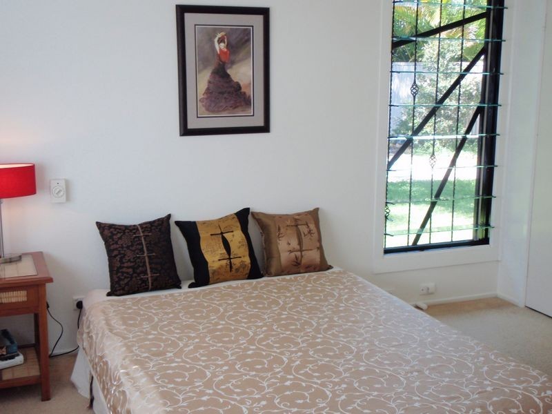 68 Volante Crescent, Mermaid Waters QLD 4218