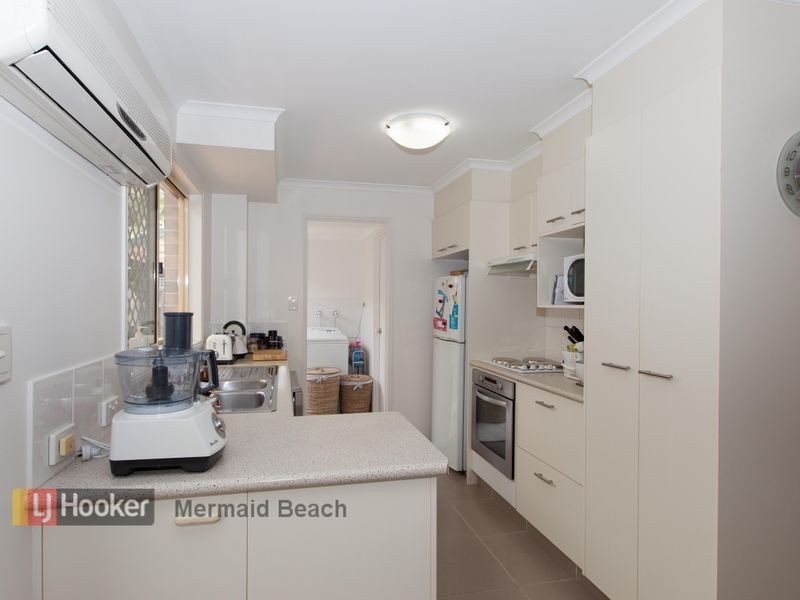 3/18 Bottlewood Court, Burleigh Waters QLD 4220