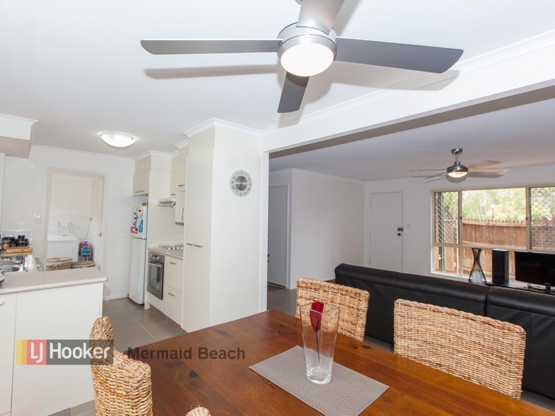 3/18 Bottlewood Court, Burleigh Waters QLD 4220