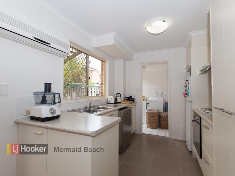 3/18 Bottlewood Court, Burleigh Waters QLD 4220