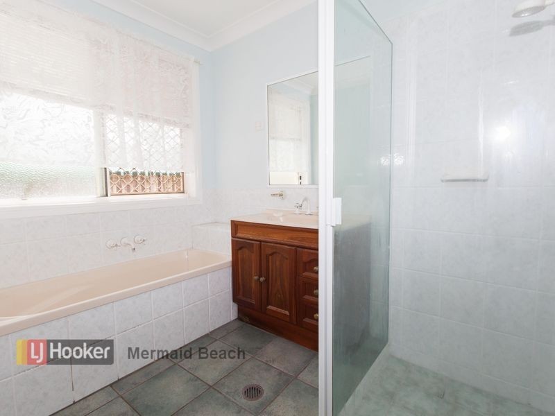 42 Yodelay Street, Varsity Lakes QLD 4227