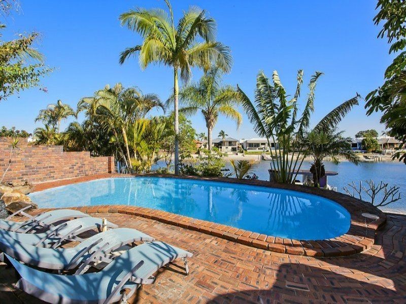 72 Markeri Street, Mermaid Waters QLD 4218