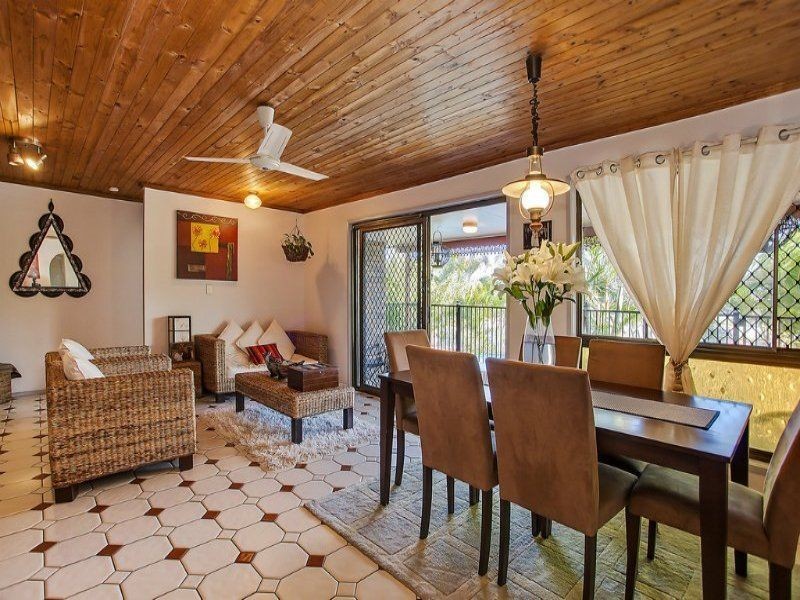 72 Markeri Street, Mermaid Waters QLD 4218