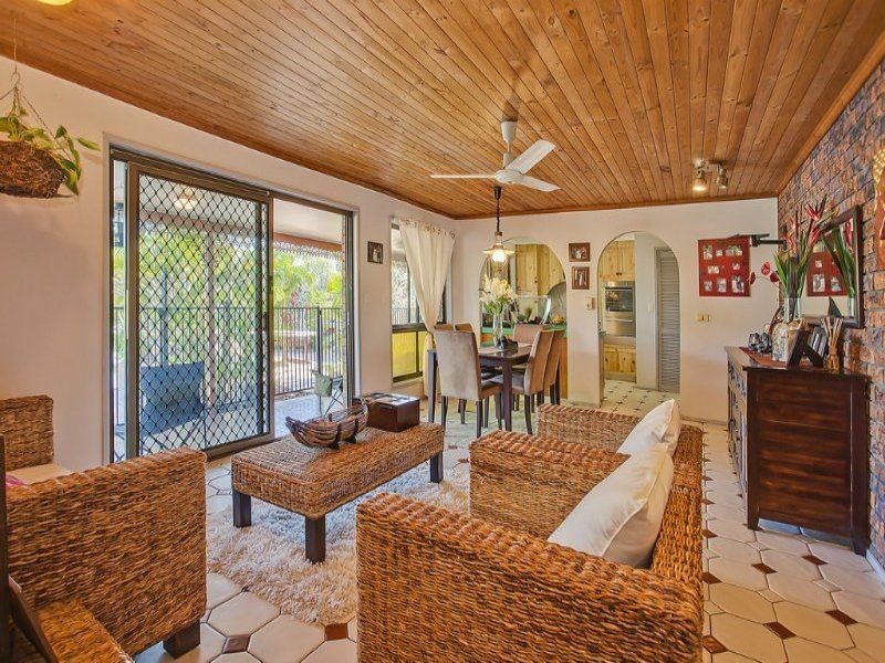 72 Markeri Street, Mermaid Waters QLD 4218