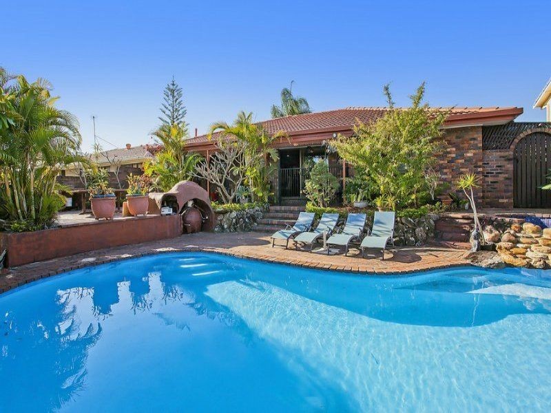 72 Markeri Street, Mermaid Waters QLD 4218