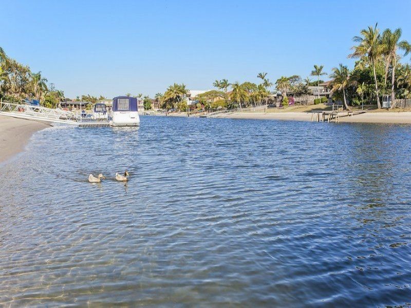 72 Markeri Street, Mermaid Waters QLD 4218