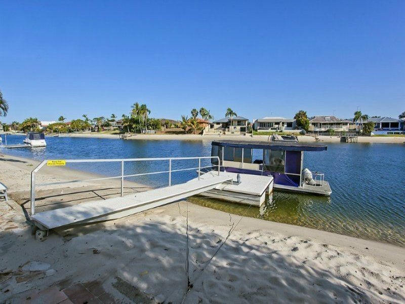 72 Markeri Street, Mermaid Waters QLD 4218