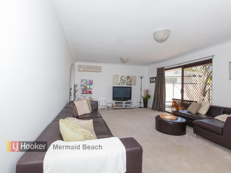 8 Lautoka Court, Clear Island Waters QLD 4226