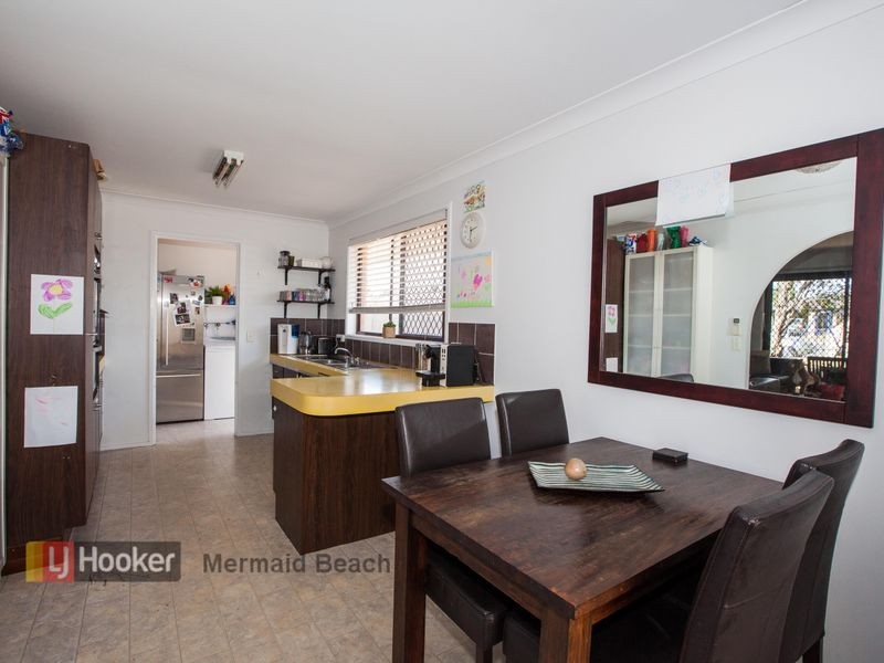 8 Lautoka Court, Clear Island Waters QLD 4226