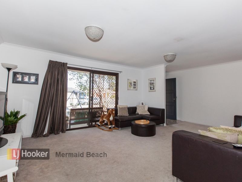 8 Lautoka Court, Clear Island Waters QLD 4226