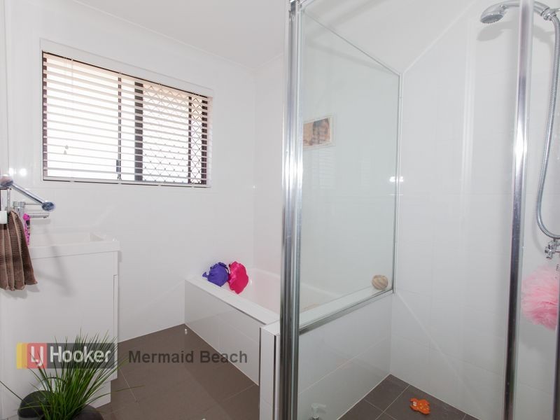 8 Lautoka Court, Clear Island Waters QLD 4226