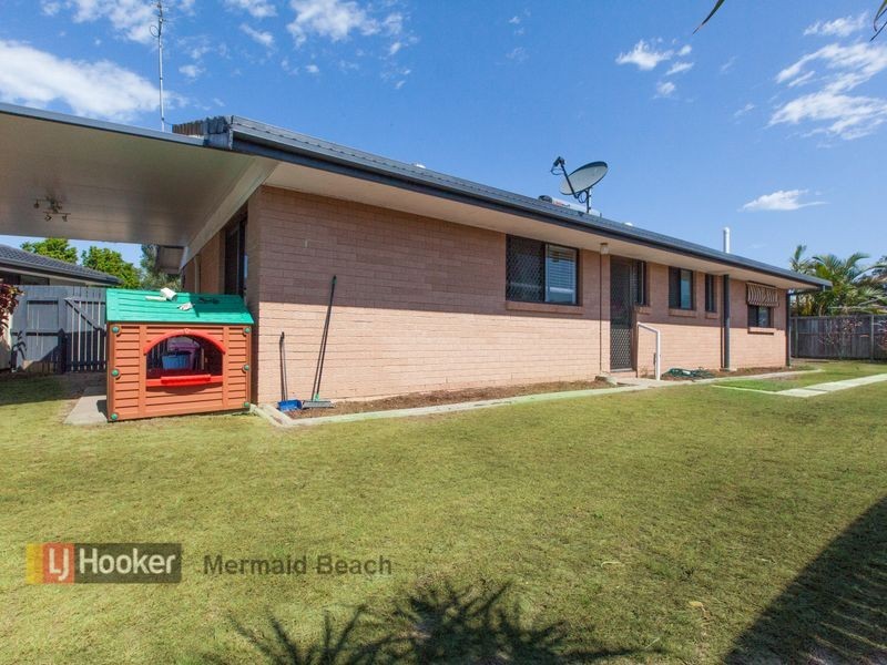 8 Lautoka Court, Clear Island Waters QLD 4226