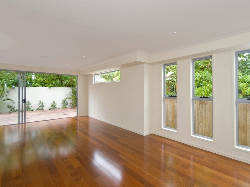 2/21 Dolphin Avenue, Mermaid Beach QLD 4218