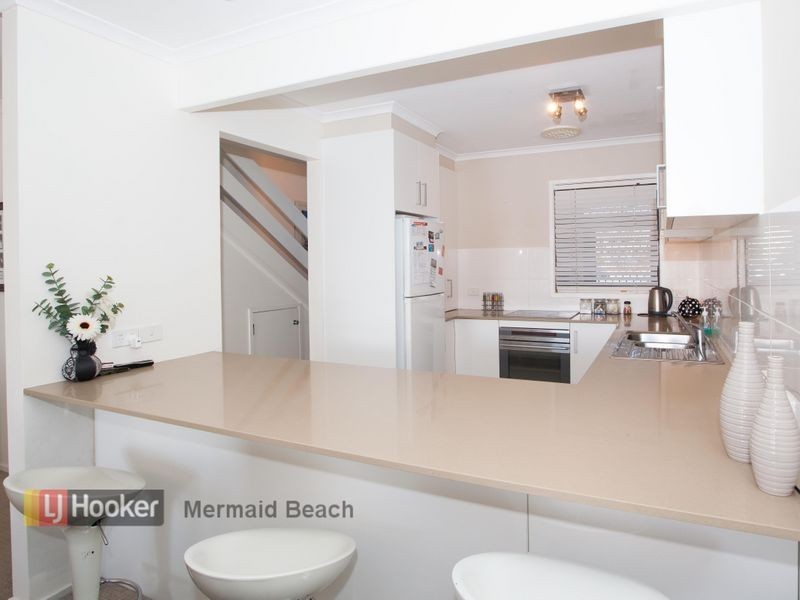 8/17 Duet Drive, Mermaid Waters QLD 4218