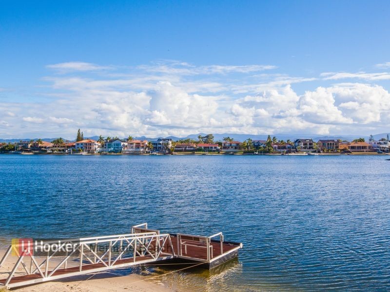 8/17 Duet Drive, Mermaid Waters QLD 4218