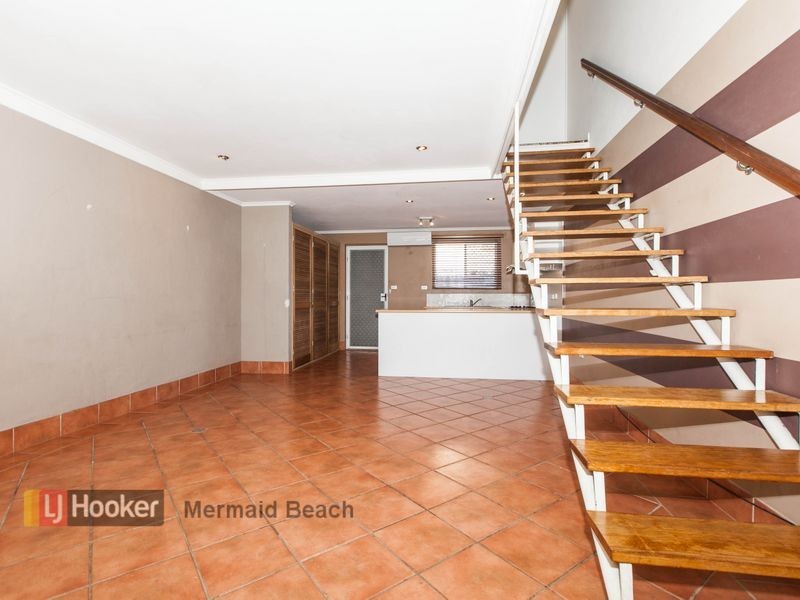 2/28 Peerless Avenue, Mermaid Beach QLD 4218