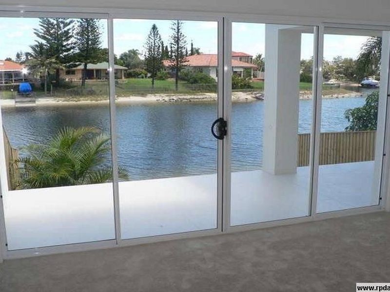 2/48 Avanti Street, Mermaid Waters QLD 4218