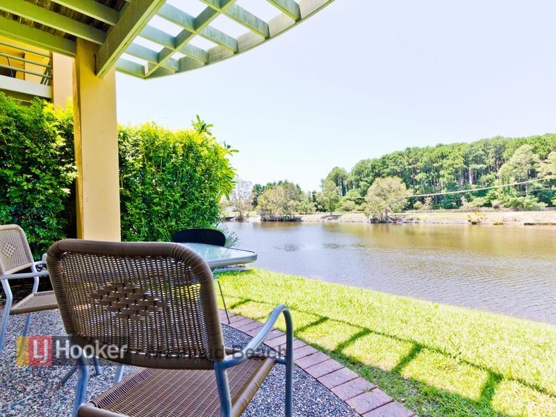 65/215 Cottesloe Drive, Mermaid Waters QLD 4218