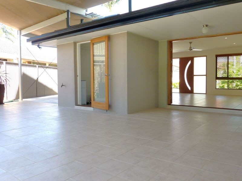 68 Volante Crescent, Mermaid Waters QLD 4218