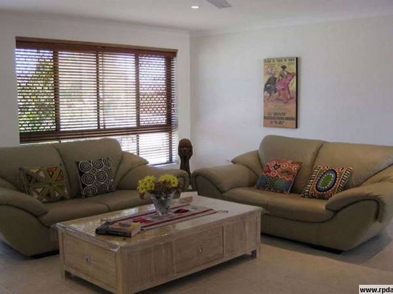 68 Volante Crescent, Mermaid Waters QLD 4218