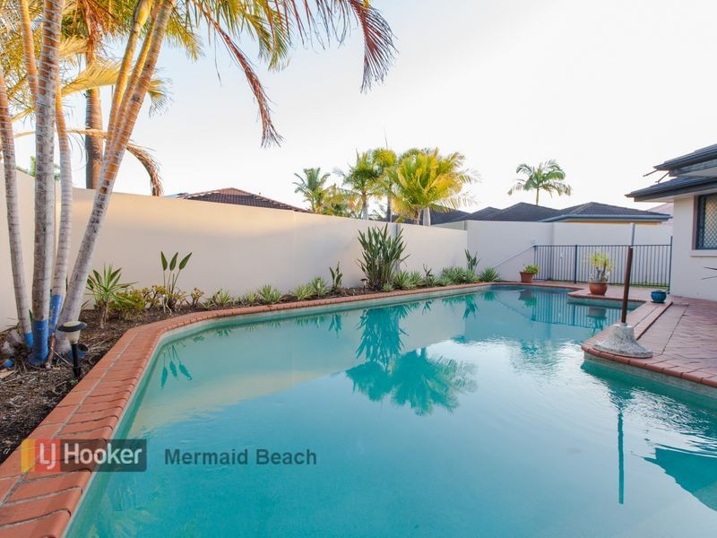 19 Moonraker Street, Clear Island Waters QLD 4226