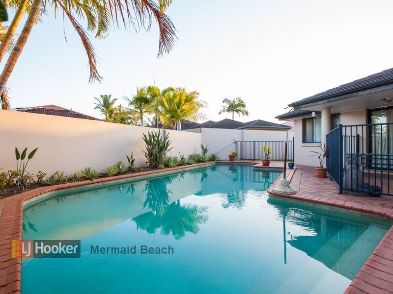 19 Moonraker Street, Clear Island Waters QLD 4226