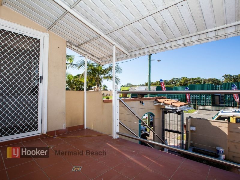 15 Hillcrest Parade, Miami QLD 4220