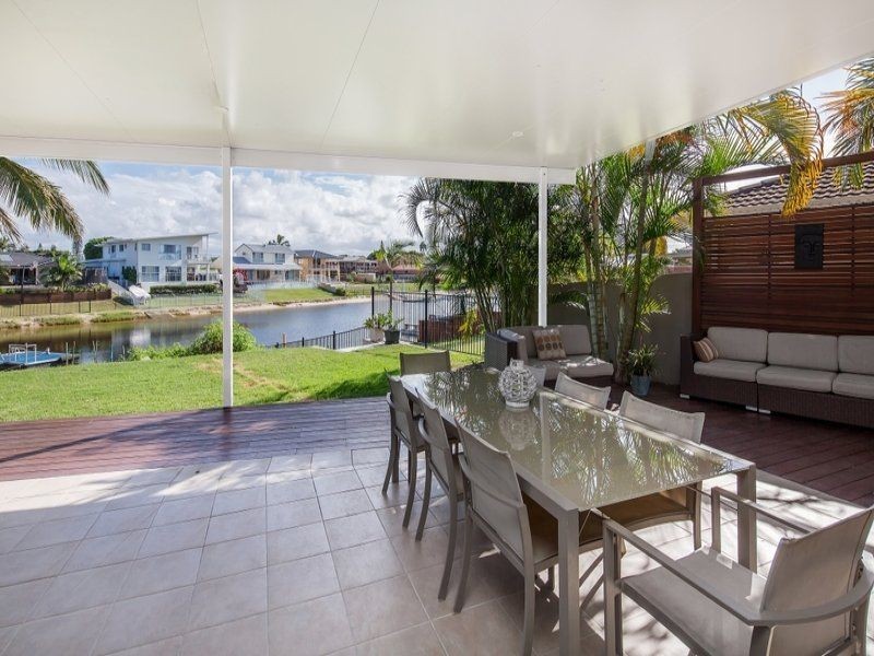 2 Rudder Court, Mermaid Waters QLD 4218