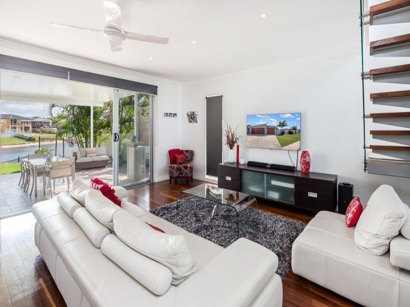 2 Rudder Court, Mermaid Waters QLD 4218