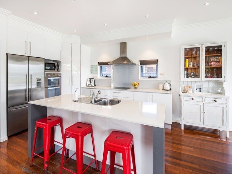 2 Rudder Court, Mermaid Waters QLD 4218