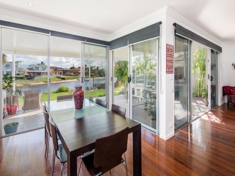 2 Rudder Court, Mermaid Waters QLD 4218