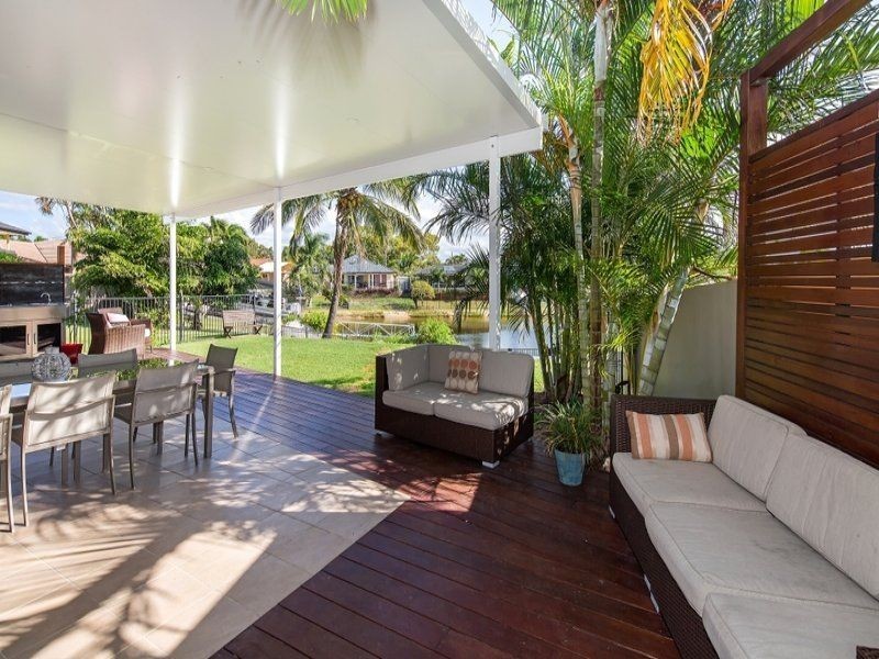 2 Rudder Court, Mermaid Waters QLD 4218