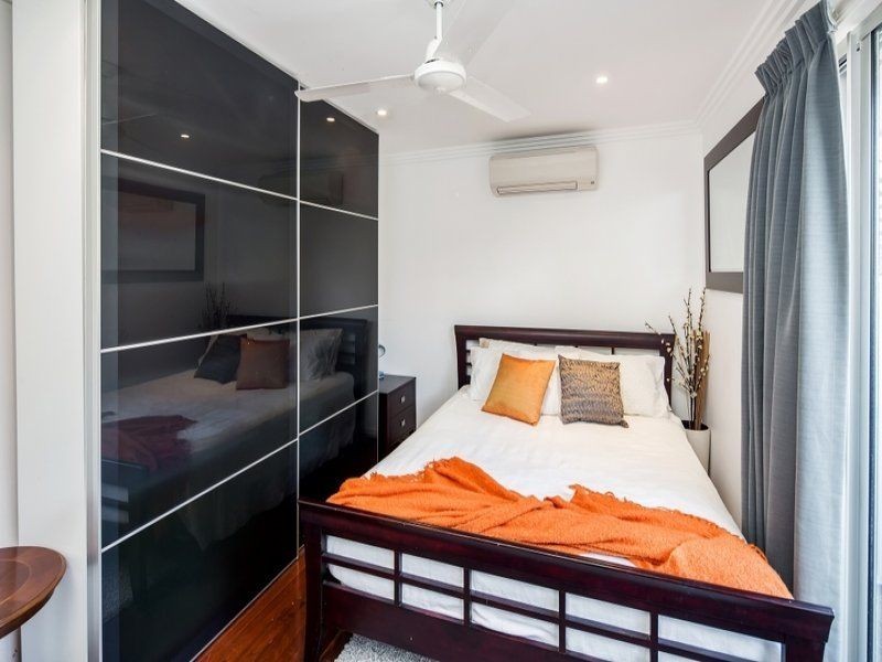 2 Rudder Court, Mermaid Waters QLD 4218