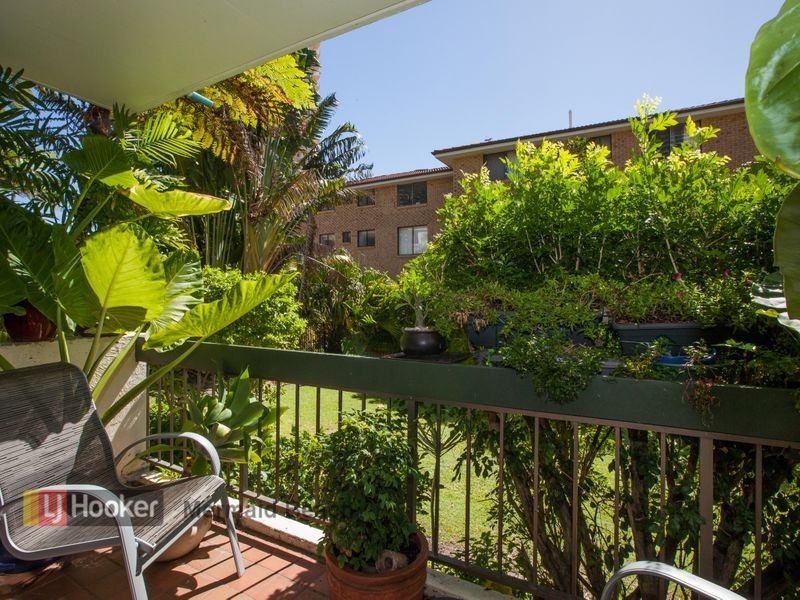 4/13 Federation Avenue, Broadbeach QLD 4218