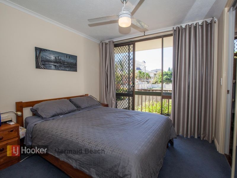 4/13 Federation Avenue, Broadbeach QLD 4218