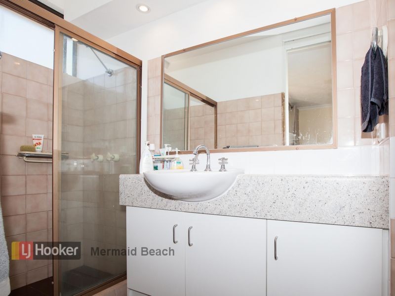 4/13 Federation Avenue, Broadbeach QLD 4218