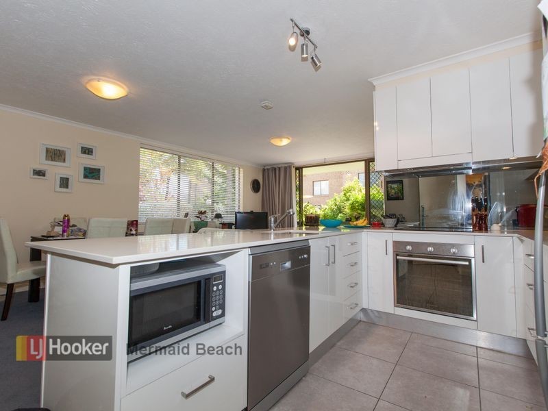 4/13 Federation Avenue, Broadbeach QLD 4218