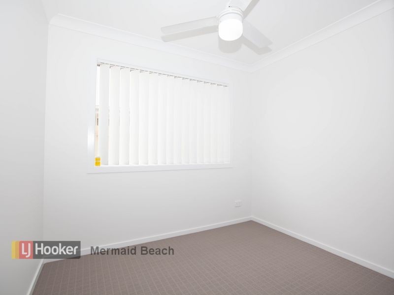 16 Keelson Crescent, Hope Island QLD 4212