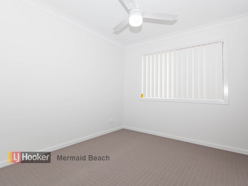 16 Keelson Crescent, Hope Island QLD 4212