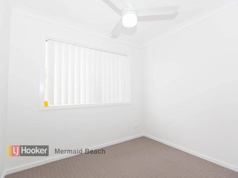 16 Keelson Crescent, Hope Island QLD 4212