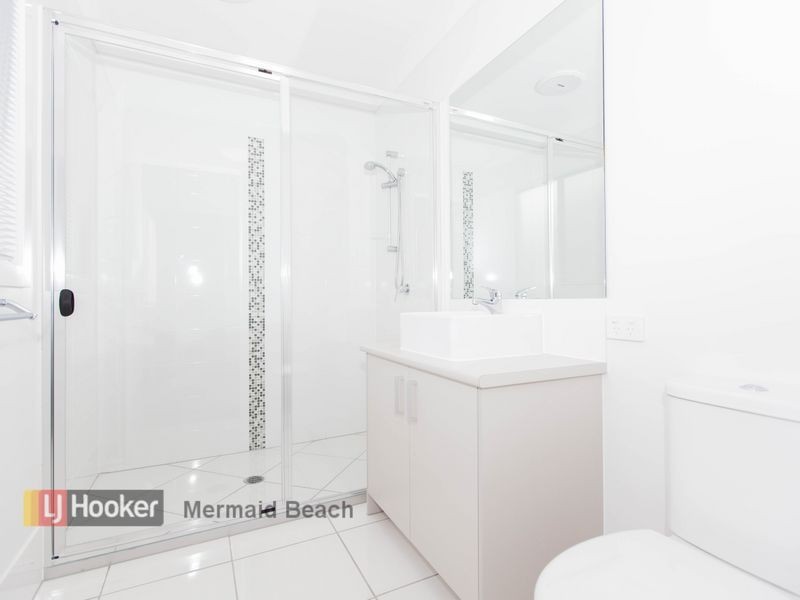 16 Keelson Crescent, Hope Island QLD 4212