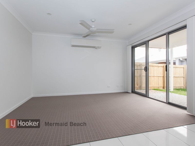 16 Keelson Crescent, Hope Island QLD 4212